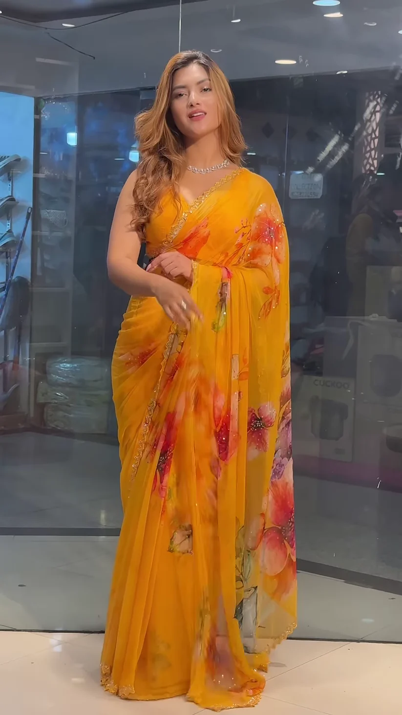 Radiant Elegance: Floral Hand-Painted Organza Saree - Image 4