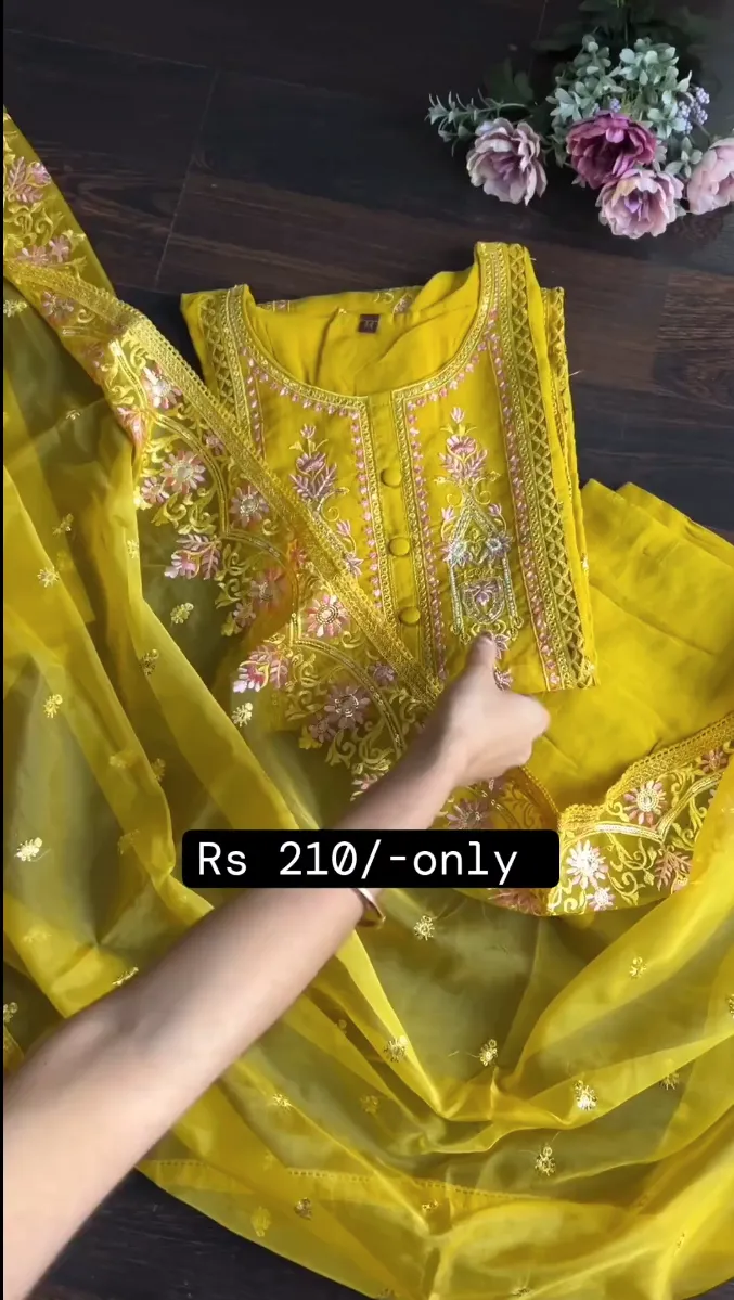 Golden Grace: Yellow Karachi Suit - Image 4