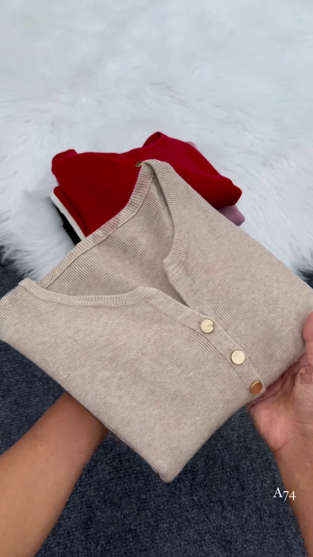 Chic Buttoned Cardigan Collection – Soft Knitwear in Vibrant Colors - Image 2