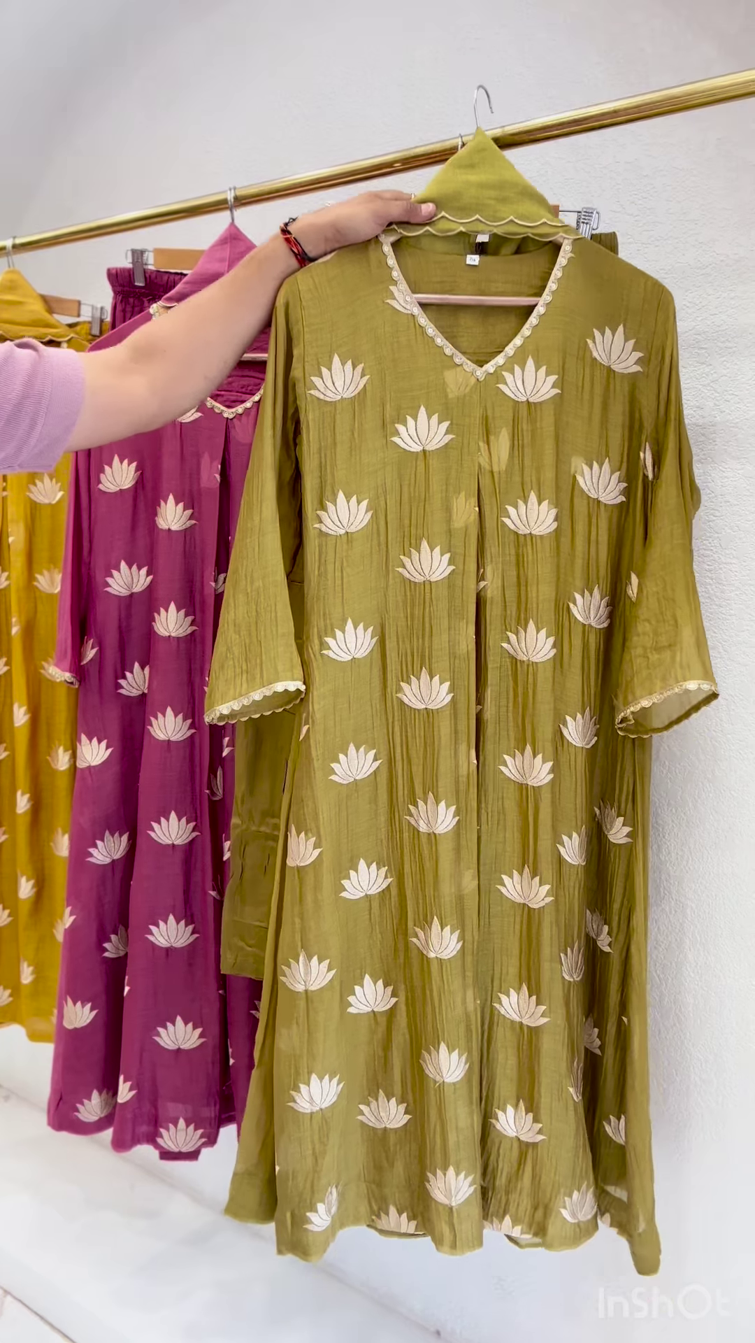 Elegant Floral Embroidered Kurta Set – Graceful & Chic
