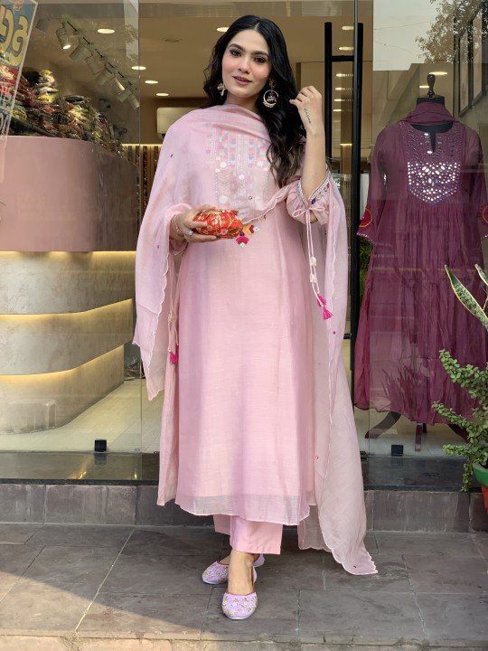 Blush Pink Mirror-Embroidered Suit – A Chic Ethnic Delight - Image 2