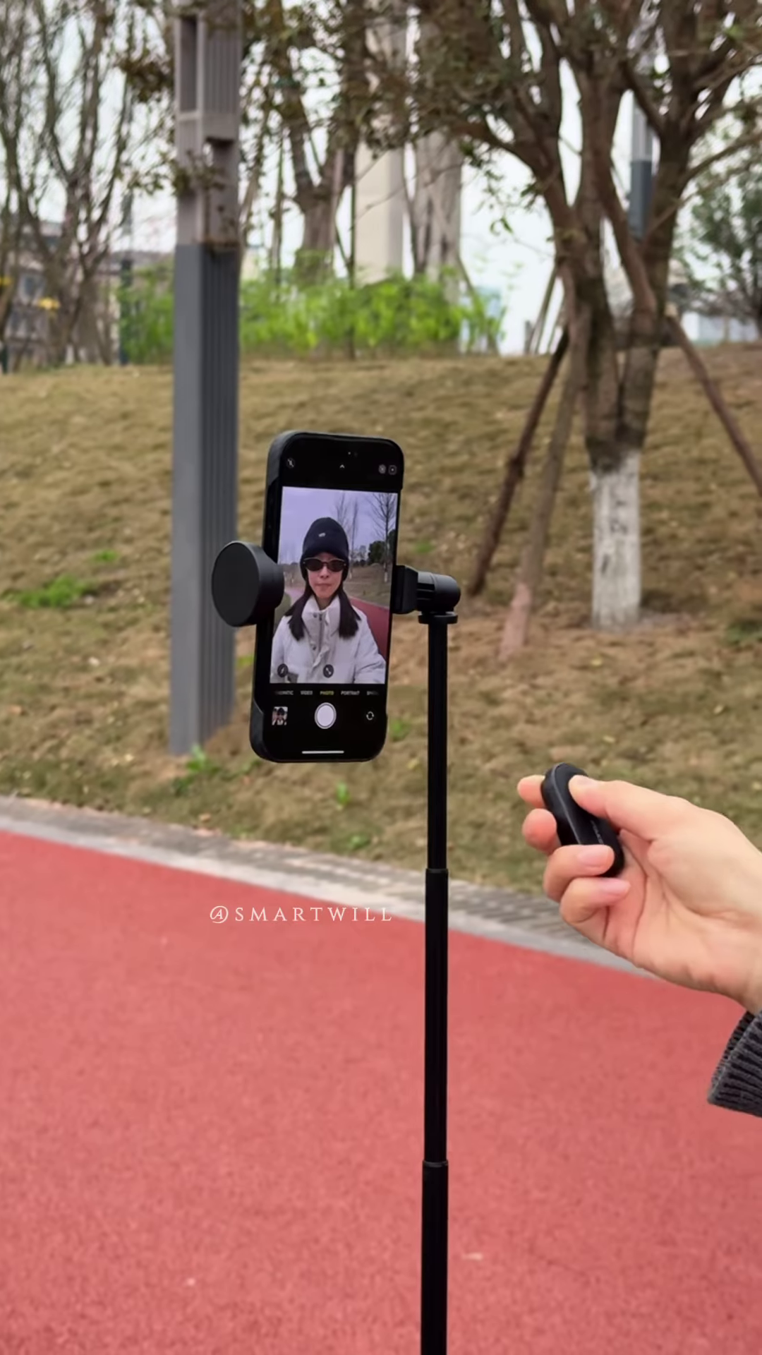 π SMARTWILL Telescopic Tripod Selfie Stick - Image 4