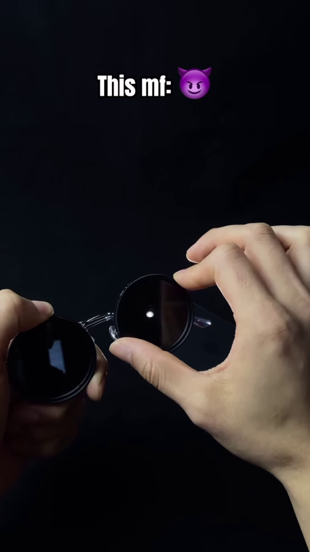 Vintage Flip-Up Round Sunglasses – Retro Steampunk Design with Dual-Lens Functionality, UV Protection & Adjustable Nose Pads - Image 4